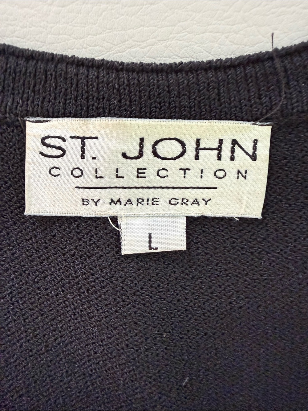 St. John Black Bonded Sequins Knit Sleeveless Tank Top Women’s size Large - Picture 8 of 10